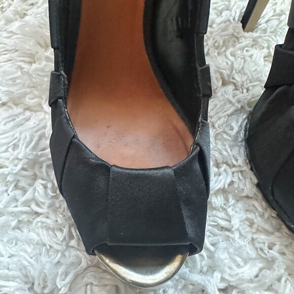 BCBG MAXAZRIA Satin Peep Toe Pump | Black | Size 8 - Picture 5 of 6